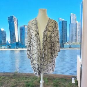 SHEIN Black and White Snake Print Wrap